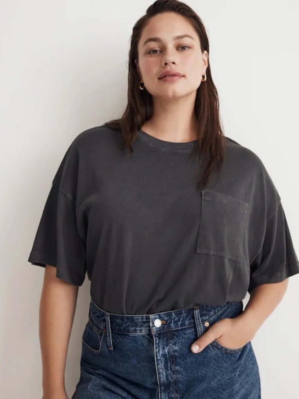 Madewell Garment-Dyed Oversized Pocket Tee in Black Coal